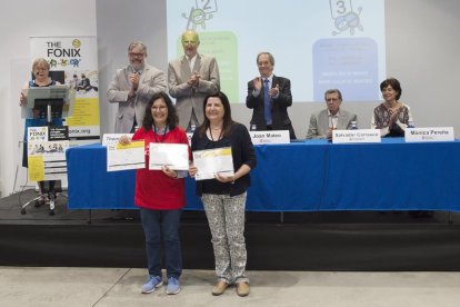 Isabel Molina i Lurdes Salvadó, durant l'entrega de guardons de The Fonix.