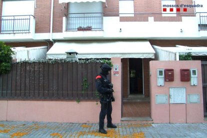 Els Mossos d'Esquadra van registrar tres domicilis a Tarragona, Cambrils i la Canonja.