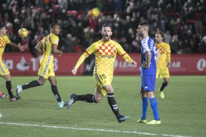 Álvaro Vázquez celebra el gol anotado contra el CF Reus.