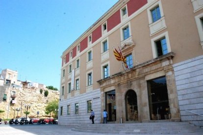 Imatge d'arxiu de la façana de la Diputació de Tarragona.