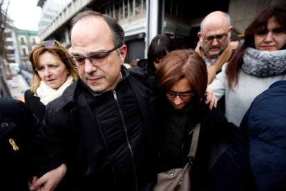 Jordi Turull, lloroso, justo antes de volver a entrar en el Tribunal Supremo.