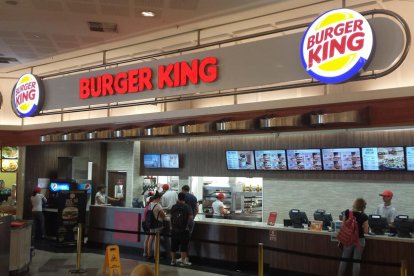 Imatge de l'interior d'un local de Burger King.