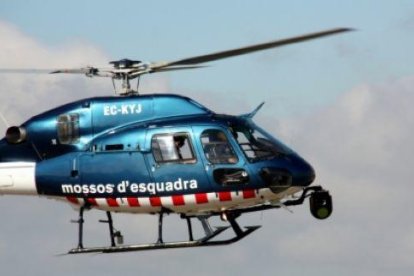 Una imagen de archivo de un helicóptero de los Mossos.