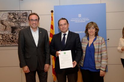 El director de va ser l'encarregat de recollir el distintiu