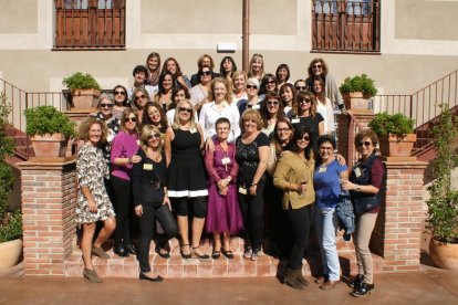 Foto de grup de les exalumnes de Les Teresianes que enguany fan 50 anys.