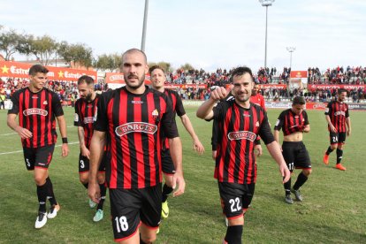 Pichu Atienza i López Garai, en primer término, en el desenlace de la disputa del CF Reus-Nàstic que se resolvió con un  1-0 para los reusenses.