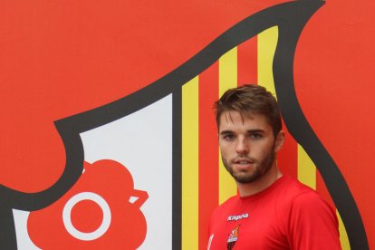 El atacante tarraconense Fran Carbia, en las instalaciones del Estadio, después del entrenamiento de este martes.