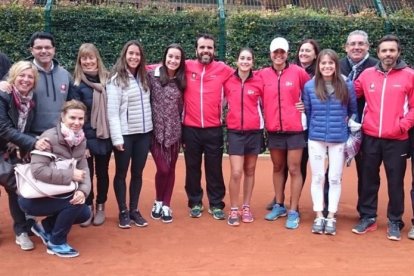 Las jugadoras del equipo junior femenino del Club Tenis Tarragona.