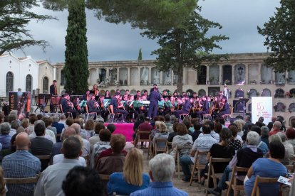 Concert per al record de les persones que reposen al Cementiri