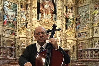 Joan Pera interpretant Pau Casals en el telefilm homònim.