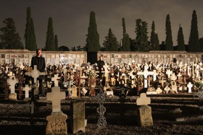 Uno de los momentos de la visita teatralizada realizada este miércoles al Cementerio.