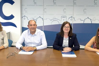 Las tres portavoces del pacto de gobierno muinicipal de Cambrils.