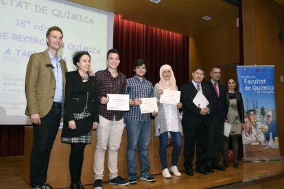 De izquierda en derecha Dani Jiménez, Yolanda Cesteros, David Esteban, Adrián Hernández, Fátima Essalhi, Josep Anton Ferré, Ferran Huidobro e Itziar Ruisánchez.