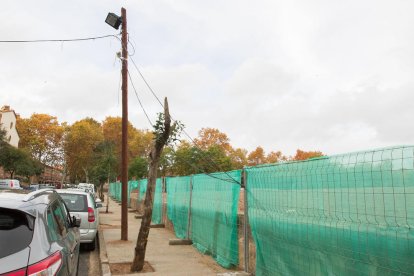 El entorno de la Sedera con el cableado eléctrico.