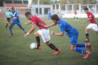 El punta Iván Vidal, durant una acció del partit.