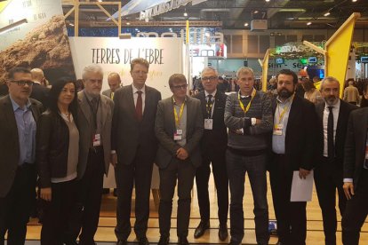 Foto de familia durante la presentación del festival tierras Cataluña - INTERNATIONAL ECO & TOURISM FILME en Fitur, en Madrid, este 19 de enero de 2017