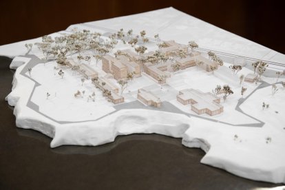 Maqueta de la Savinosa que s'exposa a la seu de la demarcació del Col·legi d'Arquitectes de Catalunya a Tarragona.