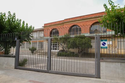 Una imatge d'arxiu de la façana de l'Escola Ciutat de Reus.