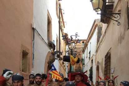 Imatge dels Diables d'Altafulla amb les estelades de la polèmica.