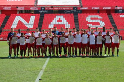 La plantilla del Nàstic, al Nou Estadi.