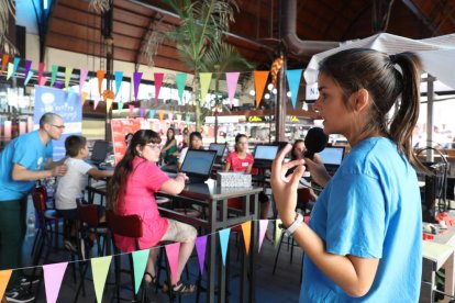 Imatge del taller d'impressió de productes 3D celebrat al Mercat Central de Tarragona.