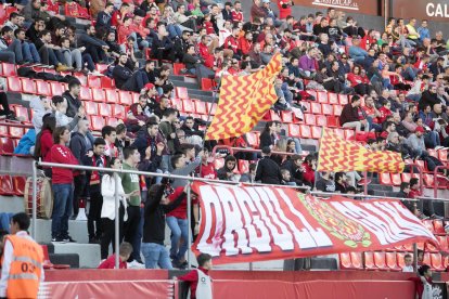 El Nou Estadi, durant el Nàstic-Oviedo.