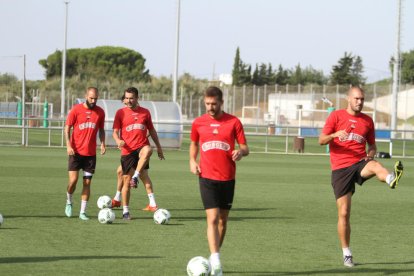 El central Pichu Atienza, el lateral Alberto Benito y el mediocentro Aritz López Garai vuelven a estar disponibles para el encuentro.