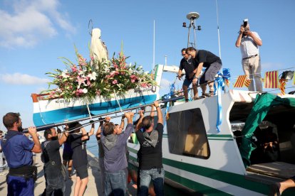 Els Vogadors Vent d'Estrop de Cambrils van acompanyar la imatge