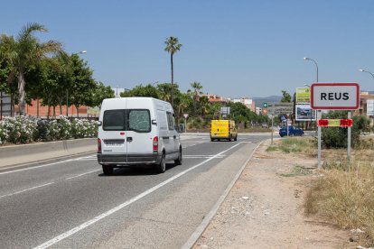 Un dels cartells va ser pintat amb la bandera espanyola.