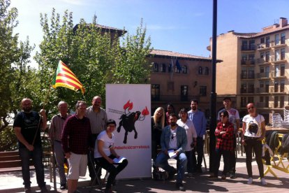 Imatge dels activistes que han impulsat la Iniciativa Legislativa Popular contra els correbous.