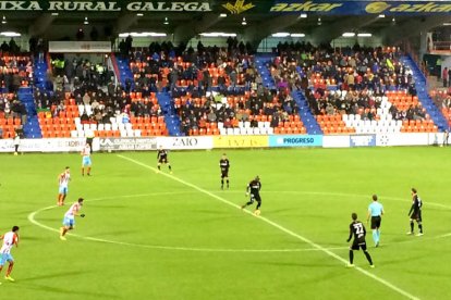 Imatge de l'inici de l'encontre entre el Lugo i el Nàstic.