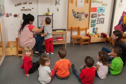 Infants a l'Escola Bressol El Marfull, en una imatge d'arxiu.