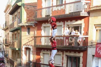 3de8p de la Colla Joves Xiquets de Valls a la Diada del Quadre de Santa Rosalia a Torredembarra.