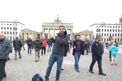 El tarraconense en una visita a la Puerta de Brandeburgo, en Berlín.