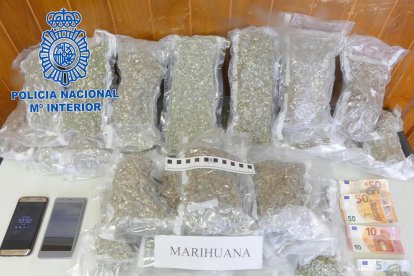 Imatge de la droga incautada als dos detinguts, el passat 22 d'abril.