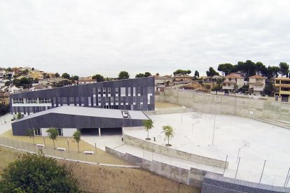 L'Institut La Talaia ha estrenat l'edifici definitiu aquest curs després de 9 anys en mòduls.