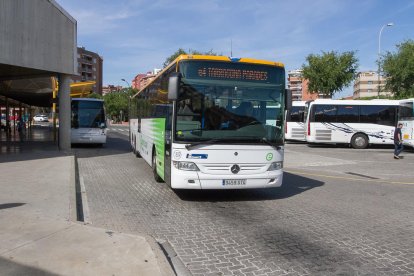 Imatge d'arxiu d'un dels vehicles de la línia e4.