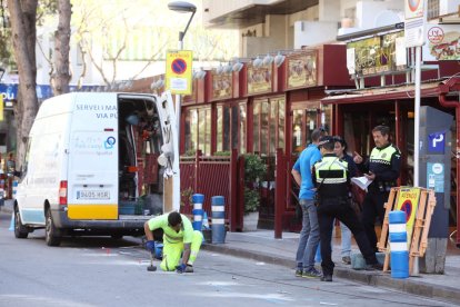 Los operarios iniciando los preparativos durante el lunes.