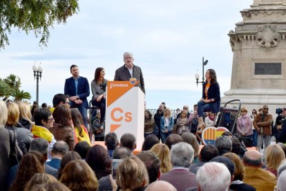 Alonso, en primer terme i Roldán, al seu darrere, encapçalaran la lliusta de C's per Tarragona.