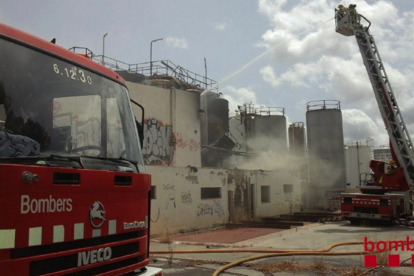 Imagen del incendio de la nave del polígono Agroreus.