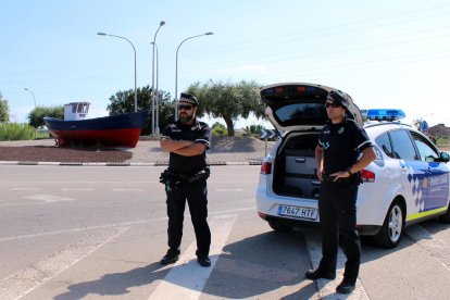 Dos policías locales de Altafulla.