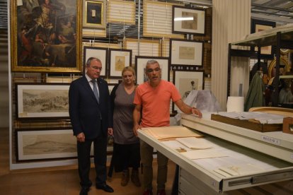 La sala de reserva d'art del Museu de la plaça de la Llibertat.