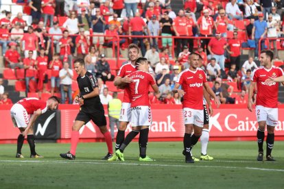 Els jugadors del Nàstic celebren un dels gols anotats contra l'Albacete al Nou Estadi aquesta temporada. Avui volen continuar celebrant.