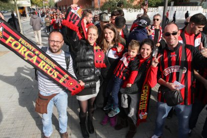 Els aficionats del CF Reus durant el derbi de la temporada passada