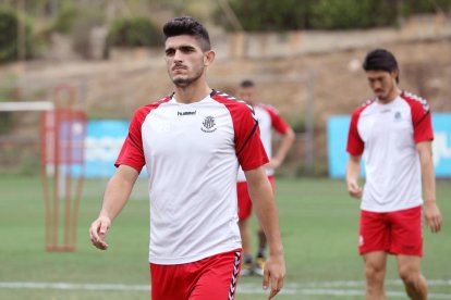 Sandro Toscano, durant un entrenament amb el Nàstic aquesta temporada a l'annex del Nou Estadi.