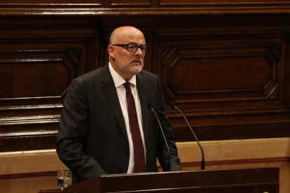 Imagen de archivo del portavoz del grupo de JxSí, Lluís Corominas, en el Parlament.