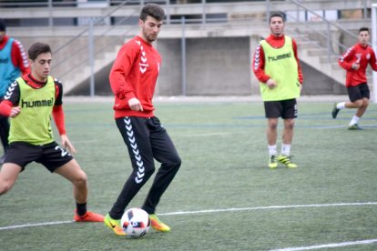 El jugador Josep Calavera ha signat el seu primer contracte professional.