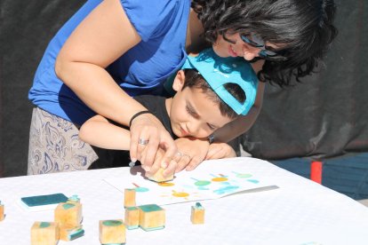 Los mayores este año también podrán disfrutar más directamente del Espacio Talleres del Minipop.