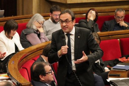 El consejero Rull, ayer durante su intervención en el Parlament de Catalunya.