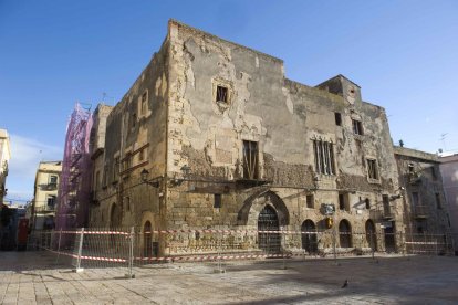 Imatge d'arxiu de Ca l'Ardiaca, abans que s'instal·lés una lona que impedeix veure l'edifici.